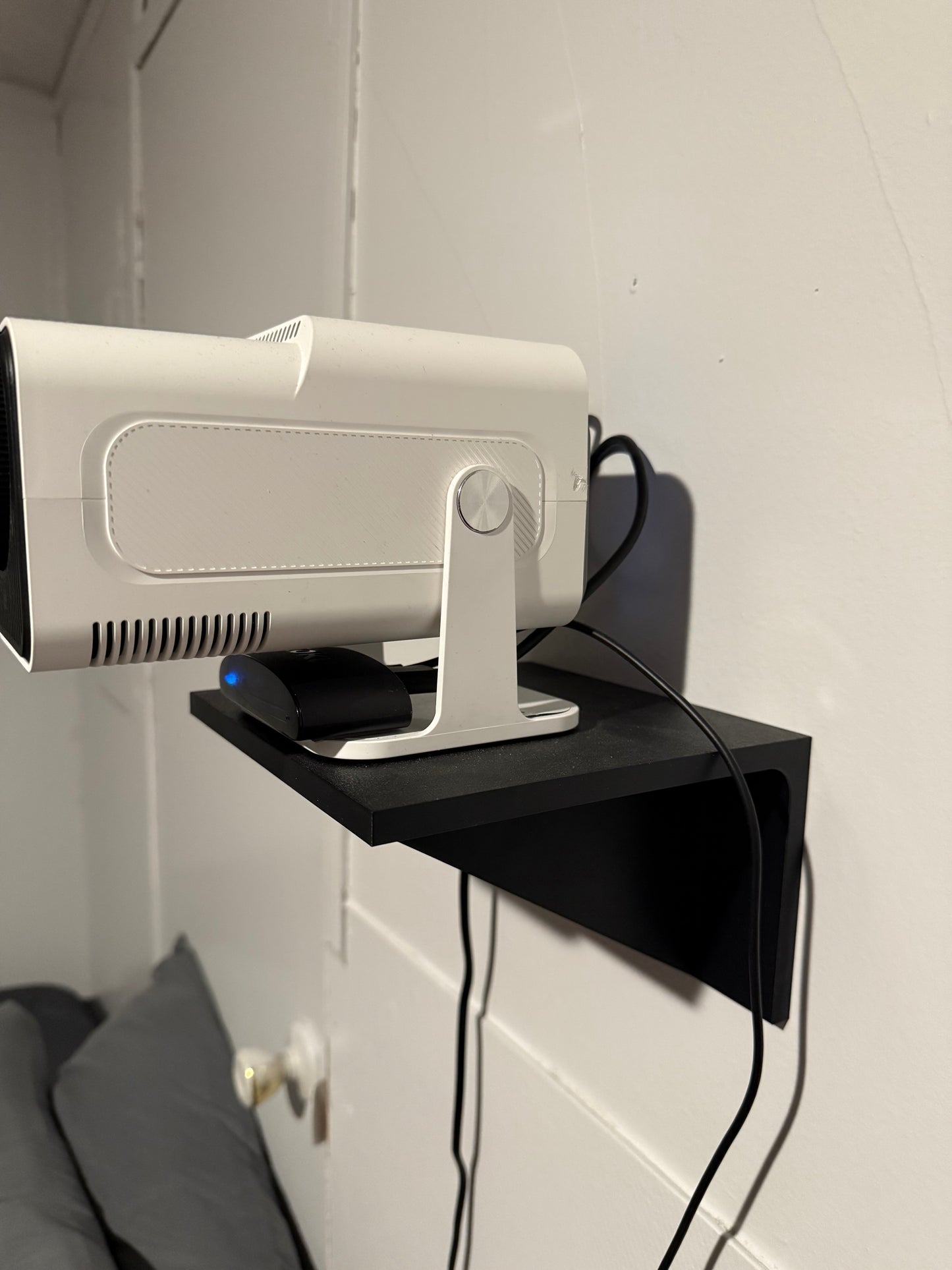 Wall-Mounted Projector Shelf – Secure & Space-Saving Design