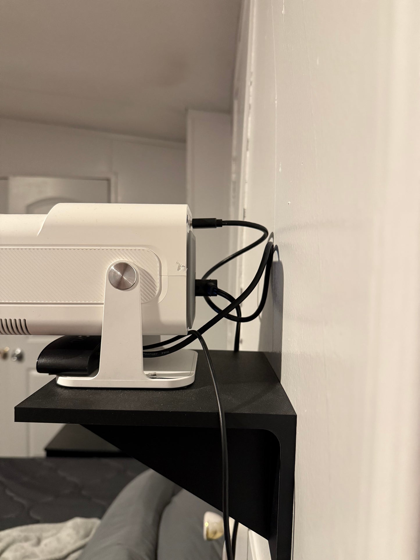 Wall-Mounted Projector Shelf – Secure & Space-Saving Design